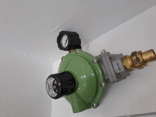 DÉTENDEUR PROPANE FAVEX Modèle réglable Débit 8 à 35 kg/h Filetage M 3/4"
