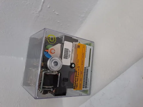 Appareil de Contrôle Automatique de Brûleur Honeywell Satronic TMG 740-3 Mod. 43-35