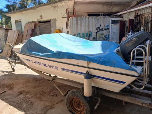 Bateaux hors-bord glisseur