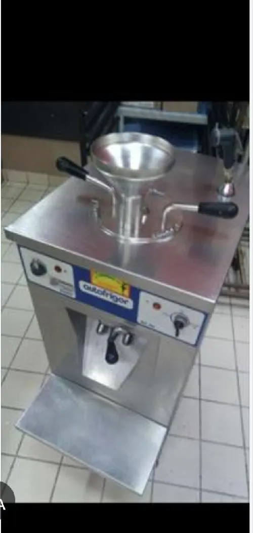 2Machine a crème glacée et 2 sorbetière 