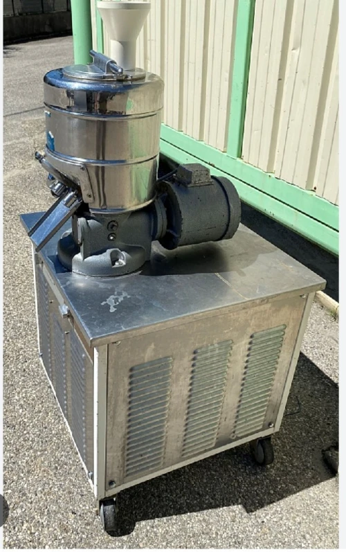 2Machine a crème glacée et 2 sorbetière 