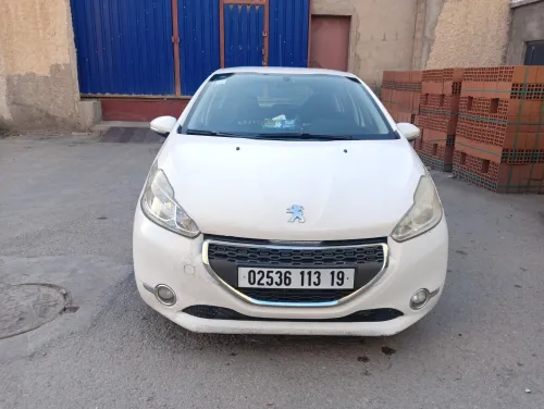 Peugeot 208 2013 Fennec