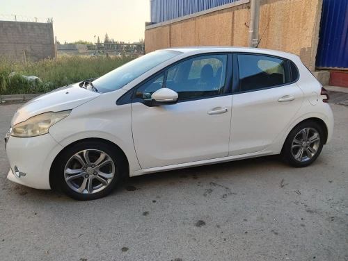 Peugeot 208 2013 Fennec
