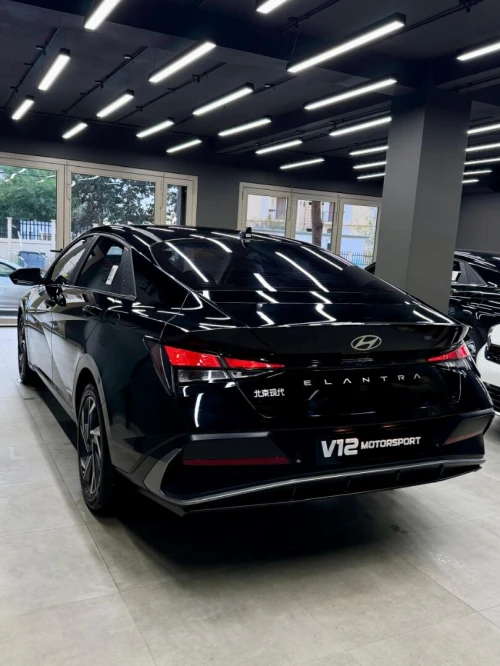 Hyundai ELANTRA 2025 