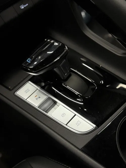 Hyundai ELANTRA 2025 