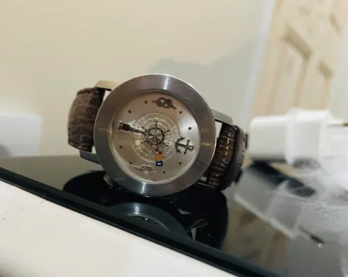 Montre design unique style marin  excellent état