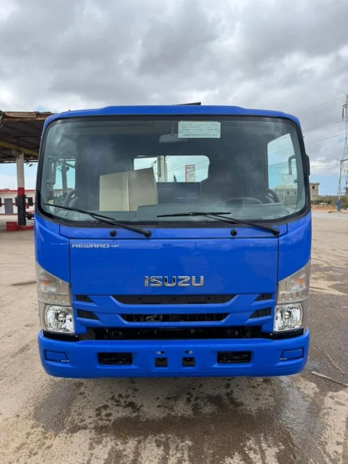 Isuzu Isuzu npr 2026