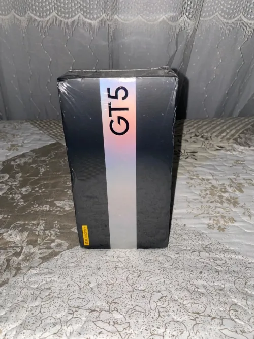 Realmi Gt5