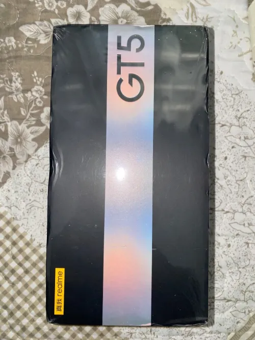 Realmi Gt5