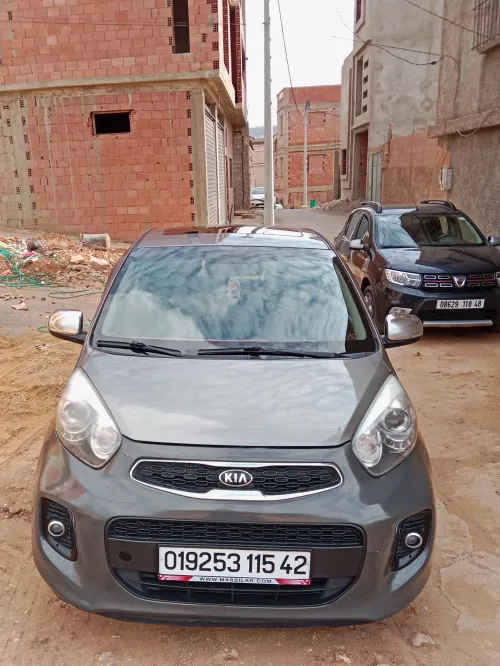 Kia Picanto 2015 robo