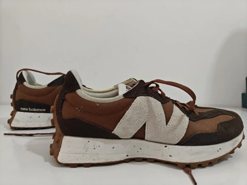 New Balance 327 pointure 42,5
