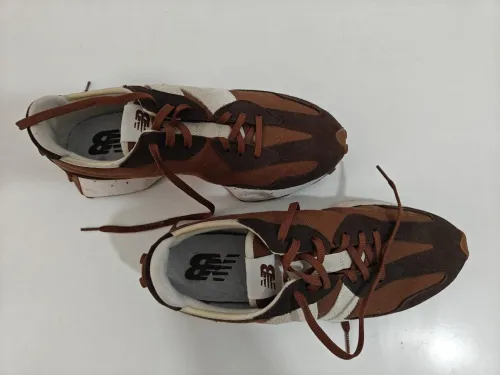 New Balance 327 pointure 42,5