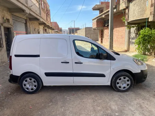 Peugeot Partner 2015 B9