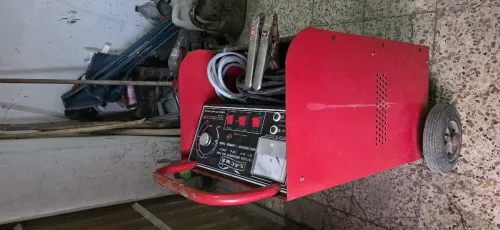 Chargeur batterie boster démarreur 12V 24V