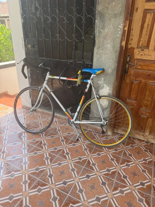 Vélo de Course Authentique  Construit par le célèbre coureur-constructeur Cyrille Gui