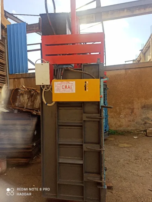 Presse a balle hydraulique