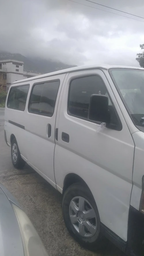 Nissan Urvan 2013