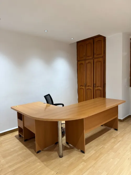 Bureau avec retour - trés bon état