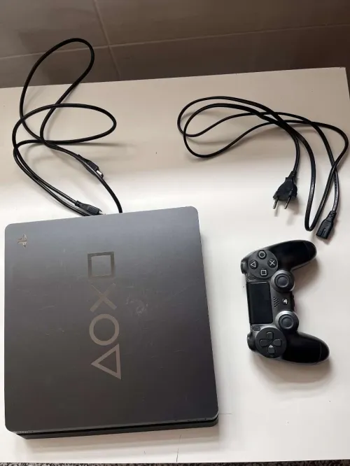 Playstation 4 slim limited edition 