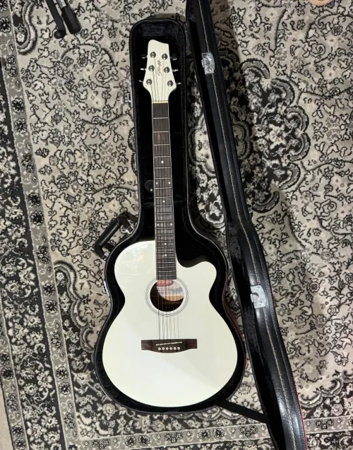 Guitar électroacoustique Stagg