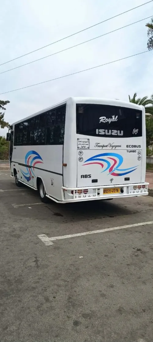 Isuzu ecobus 2013