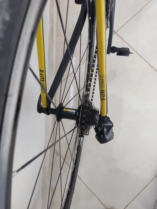 Vélo de route neuf taille 54 55 rose full carbone