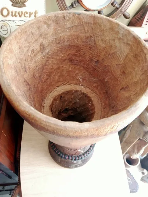 Vintage Fût de djembé, taillé et sculpté à la main , tambour, tamtam, percussion, art africain