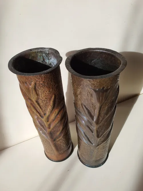 Ancienne Paire de vase sculpté motif florale 1916 ww1  artisanat tranchées