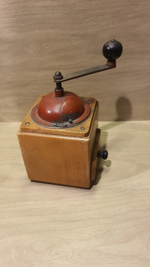 Moulin à café vintage allemand en bois de hêtre de la marque ZASSENHAUS 