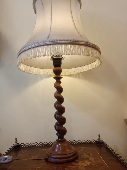 Ancienne Lampe en bois torsadé 