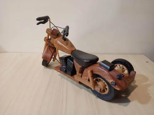 Grande Moto en bois avec side-car  