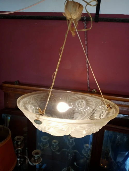 Lustre vasque plafonner Art déco en verre pressé moulé blanc