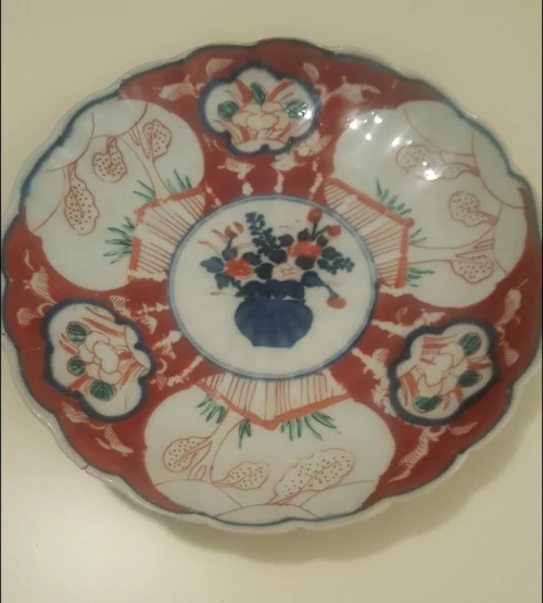 Assiette japonaise en porcelaine Imari période Meiji XIXème siècle de collection peints à la main