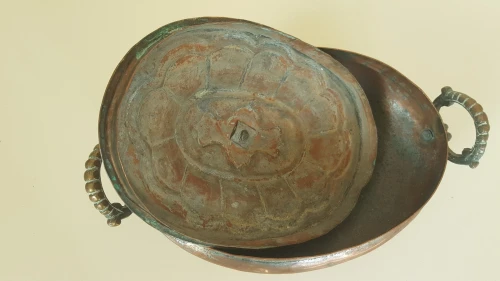 Soupiere très ancienne en cuivre rouge 