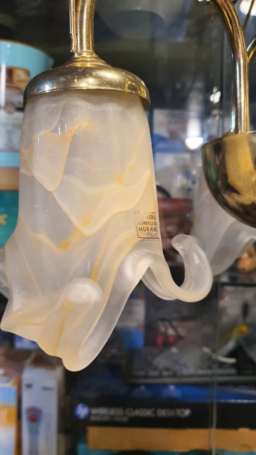 Élégant lustre suspension en laiton avec 3 tulipes en verre soufflé de Murano Italie LIQUIDATION