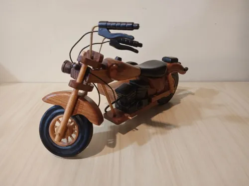 Grande Moto en bois avec side-car  