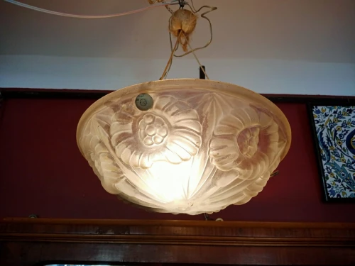 Lustre vasque plafonner Art déco en verre pressé moulé blanc