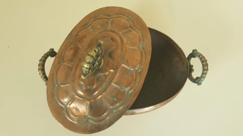 Soupiere très ancienne en cuivre rouge 