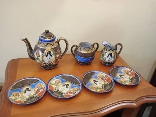 7 pièces d'un service à thé / café en porcelaine fine Japonais  