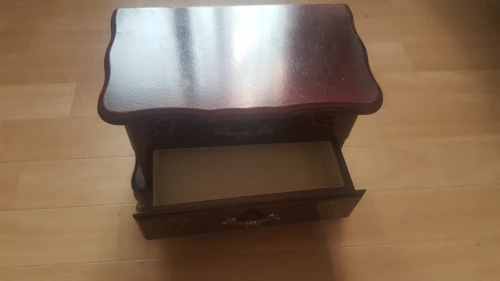 Coffret boite à bijoux sur pied avec miroir et tiroir décorative et luxueux