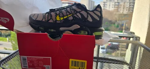 NIKE TN  AIR MAX PLUS UTILITY BLACK TAN VOLT - NOIR  38.5