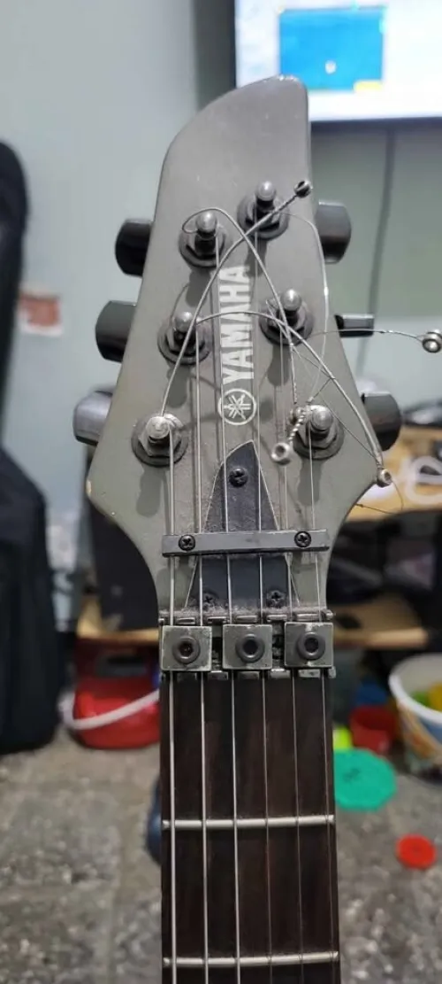 Guitare electrique Yamaha RGX220DZ