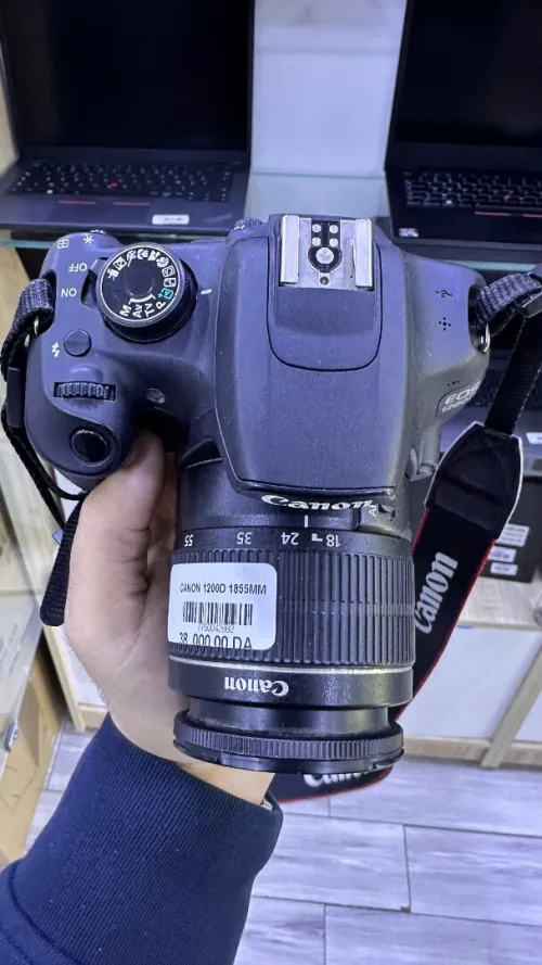 Canon 1200D avec 18-55 Vr