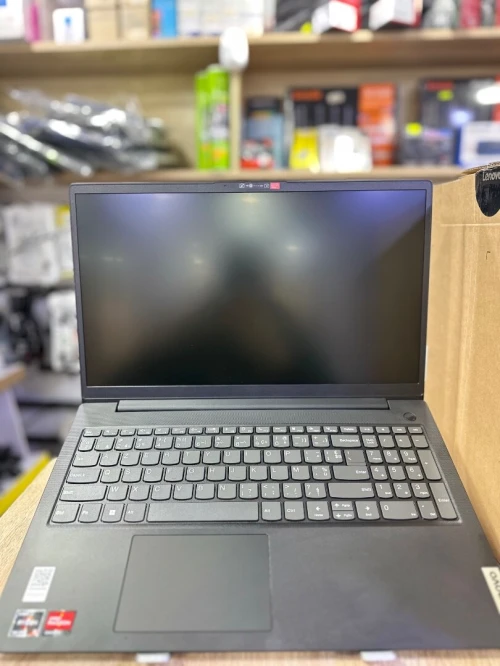 Lenovo V15 G4 RYZEN 5 7520U/8Go/512Go