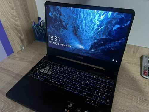 ASUS TUF FX505DT  Ryzen 5  GTX 1650  16GB RAM  120Hz  Très propre