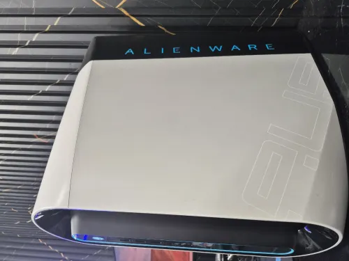 Alienware R9  i7 9eme 16gb ram rtx 2070s ssd256 2tb hdd  850w gold