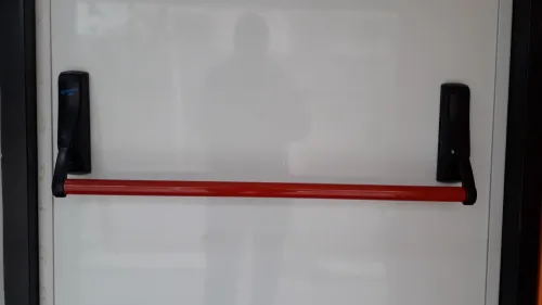 PORTE ISSUE DE SECOUR ANTI PANIQUE COUPE FEU