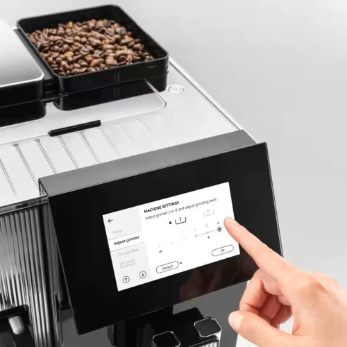 machine a cafe a grains DeLonghi maestosa . Glm connectée ,19 bar, 31 boissons