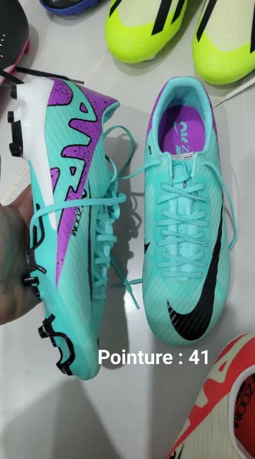 Lot de soulier de foot
