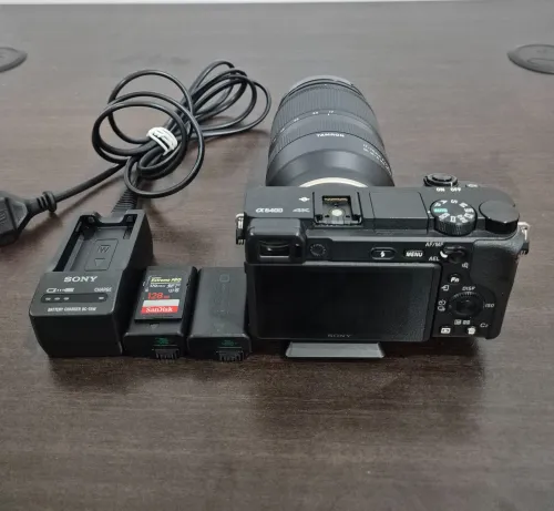 Sony A6400 + Tamron 17-70mm f/2.8 Di III-A VC RXD